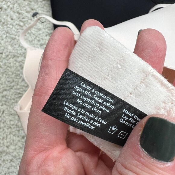 🖤🩷🖤Tahari Bras Set Of (2) 36C Black/Pink NWT/NWOT Heck Of A Deal!🩷🖤🩷 - Picture 7 of 9